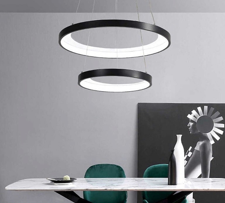 Люстры кольцами потолочные