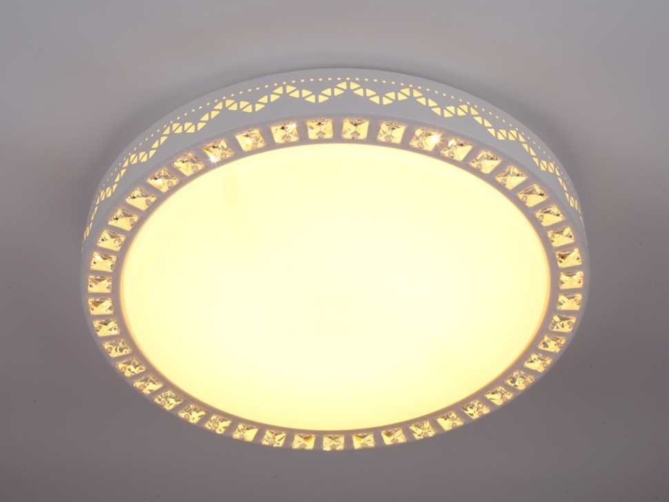 Потолочная светодиодная люстра с пультом  и диммером Escada 10222/S LED, цвет белый 10222/S LED - фото 3