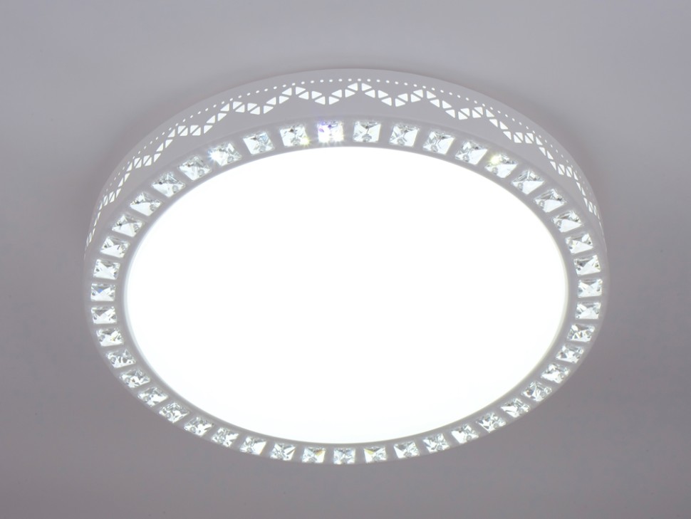 Потолочная светодиодная люстра с пультом  и диммером Escada 10222/S LED, цвет белый 10222/S LED - фото 4
