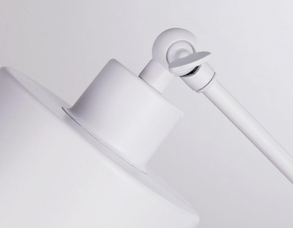 Настольная лампа офисная Ambrella Light TR TR8152 