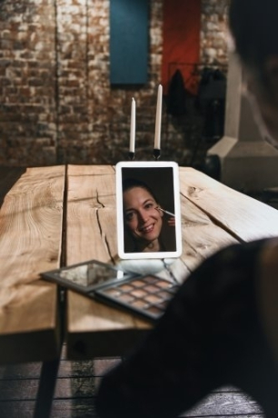 Зеркало с подсветкой, сенсорный выключатель, диммер, часы, термометр Uniel 1 184359 (UL-00004160)