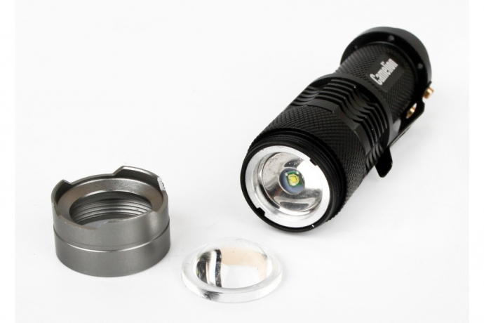 Ручной светодиодный фонарь на батарейках. Дистанция освещения - 400м. 3 режима работы. Camelion 188976 (12915)