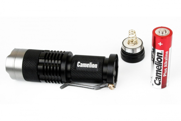 Ручной светодиодный фонарь на батарейках. Дистанция освещения - 400м. 3 режима работы. Camelion 188976 (12915)