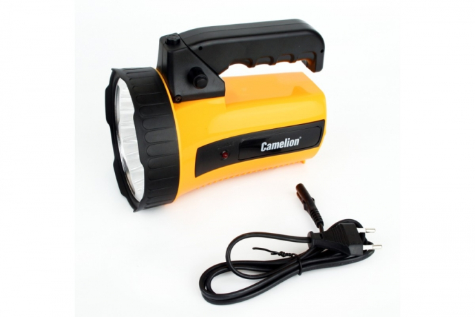Ручной светодиодный прожекторный фонарь на аккумуляторе. Дистанция освещения - 30м. Camelion 188911 (10469)