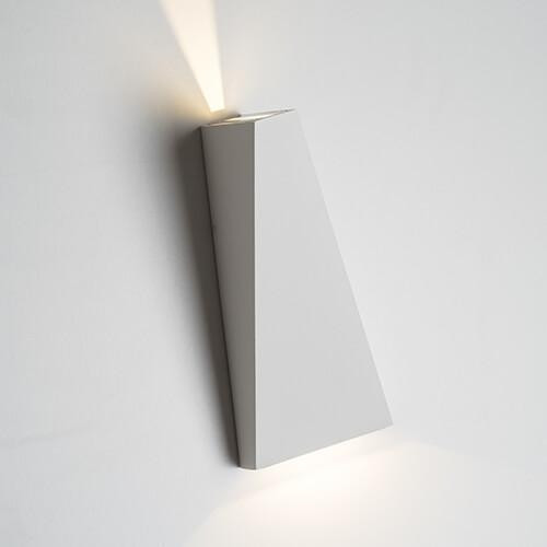 Уличный настенный светильник Italline IT01-A807 white рамка декоративная italline it02 qrs2