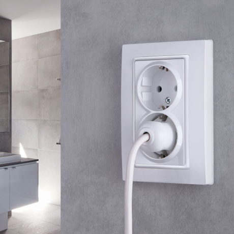 Розетка двойная с заземлением (белая) Werkel 90570