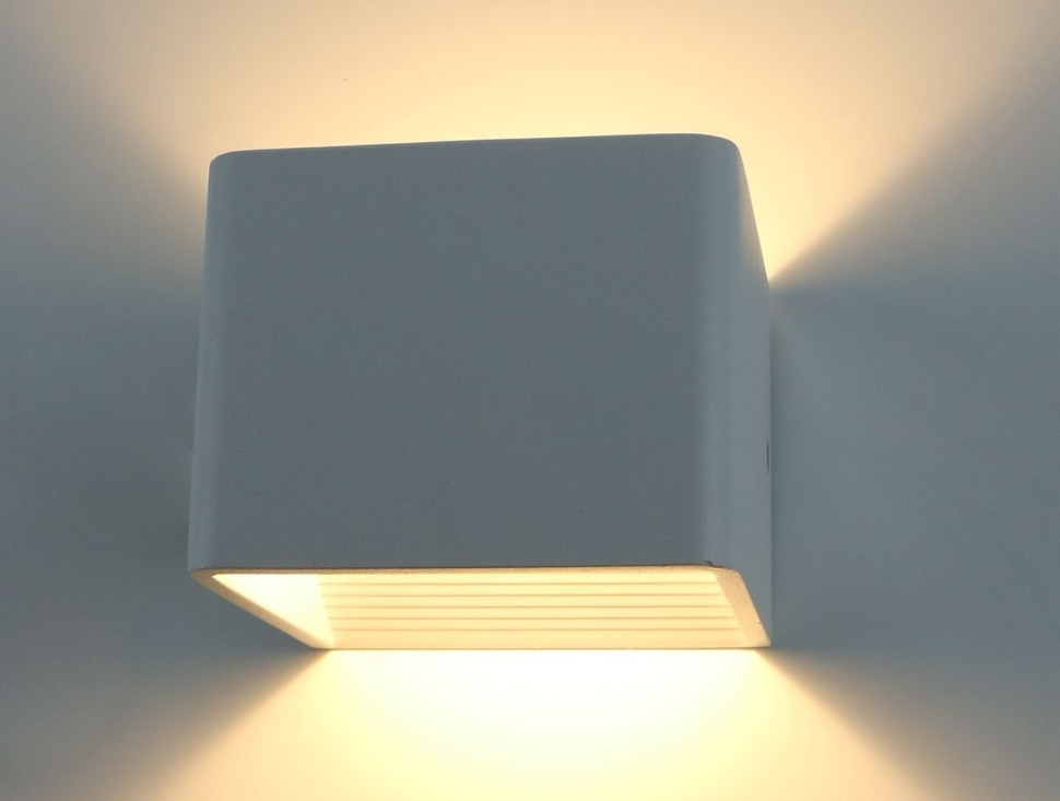 A1423AP-1WH Настенный светодиодный светильник Arte Lamp Scatola светильник квадратный 200 200мм arte lamp a7420pl 1wh tablet