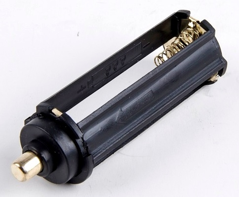 Ручной светодиодный фонарь на аккумуляторе или батарейках. Линза для фокусировки. 3 режима работы. Дальность 100м. Ultraflash 188951 12187