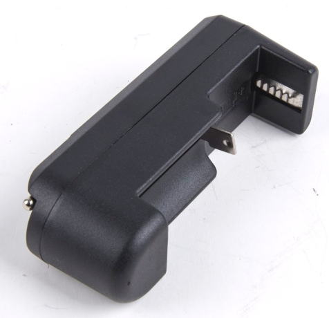 Ручной светодиодный фонарь на аккумуляторе или батарейках. Линза для фокусировки. 3 режима работы. Дальность 100м. Ultraflash 188951 12187