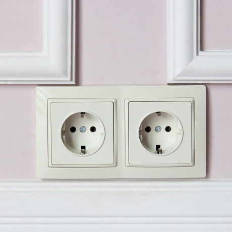 Розетка с заземлением, без рамки Werkel слоновая кость W1171003