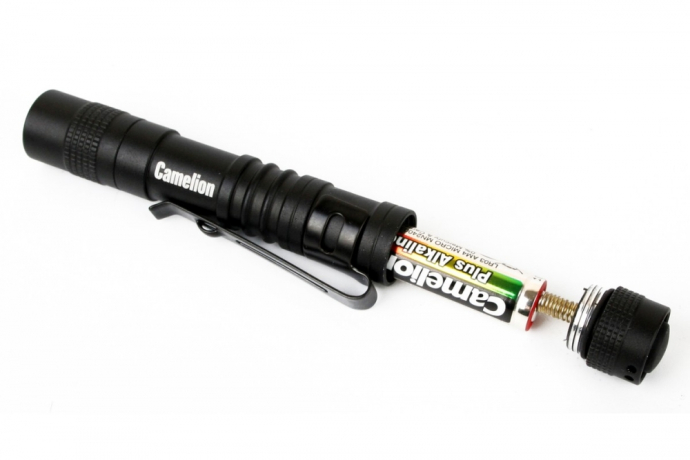 Ручной светодиодный фонарь на батарейках. Дистанция освещения 150 м. 3 режима работы. Camelion 188977 (12916)